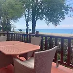 Vintage House By The Sea *