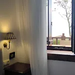 Vintage House By The Sea *