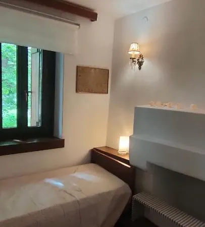 Sea View Vintage & River Ground