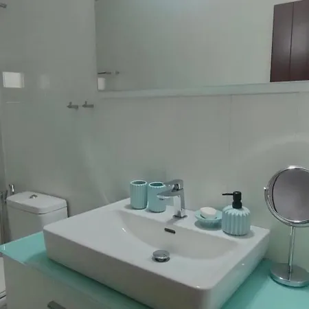 Sea View Vintage & River Ground Apartment Chorefton