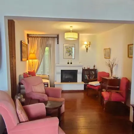 Vintage House By The Sea *