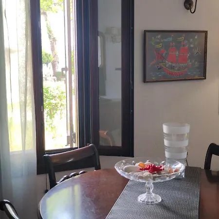 Sea View Vintage & River Ground Apartment Chorefton