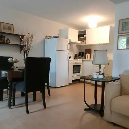 Sea View Vintage & River Ground Apartment Chorefton