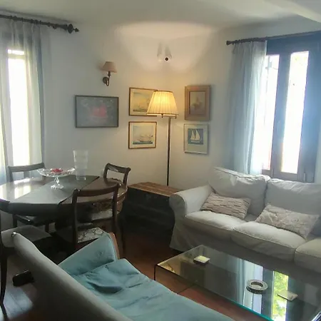 Sea View Vintage & River Ground Apartment Chorefton