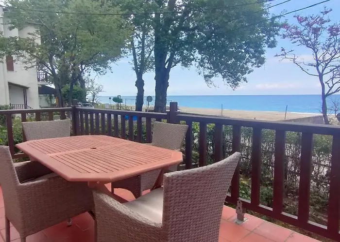 Vintage House By The Sea *