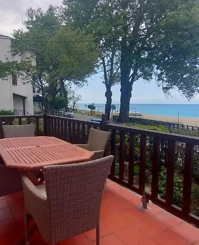 Vintage House By The Sea Apartament Chorefton