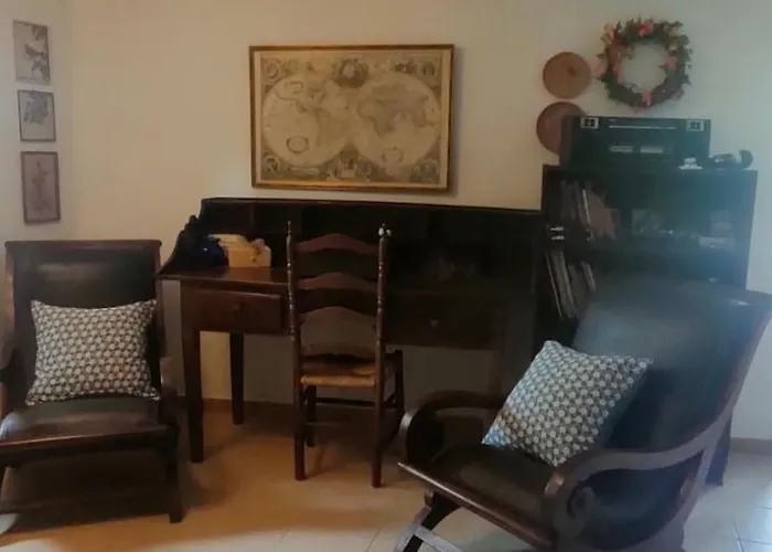 Lägenhet Vintage House By The Sea