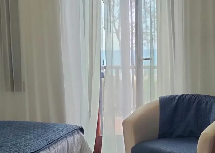 Vintage House By The Sea Lägenhet Chorefton